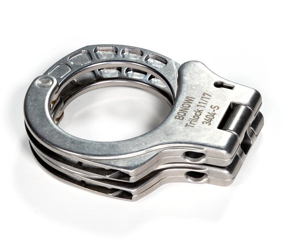 Bonowi Trilock available as chain or hinge version.